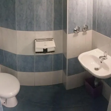 Hostal City Hostel *